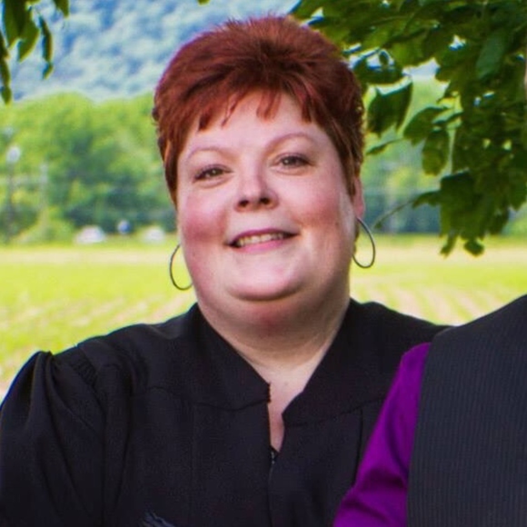 Meet your Posher, Lynette - Picture 3 of 5